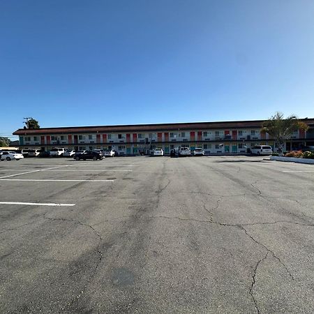 Отель The Dixie Orange County Стантон Экстерьер фото