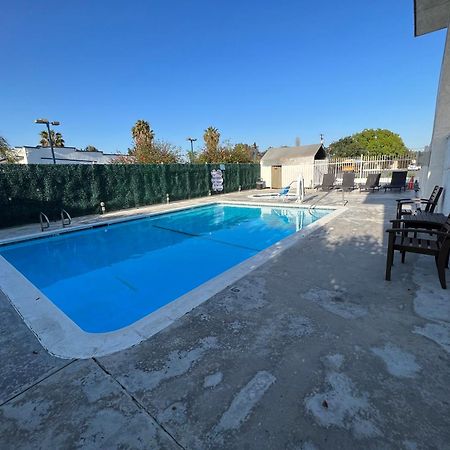 Отель The Dixie Orange County Стантон Экстерьер фото