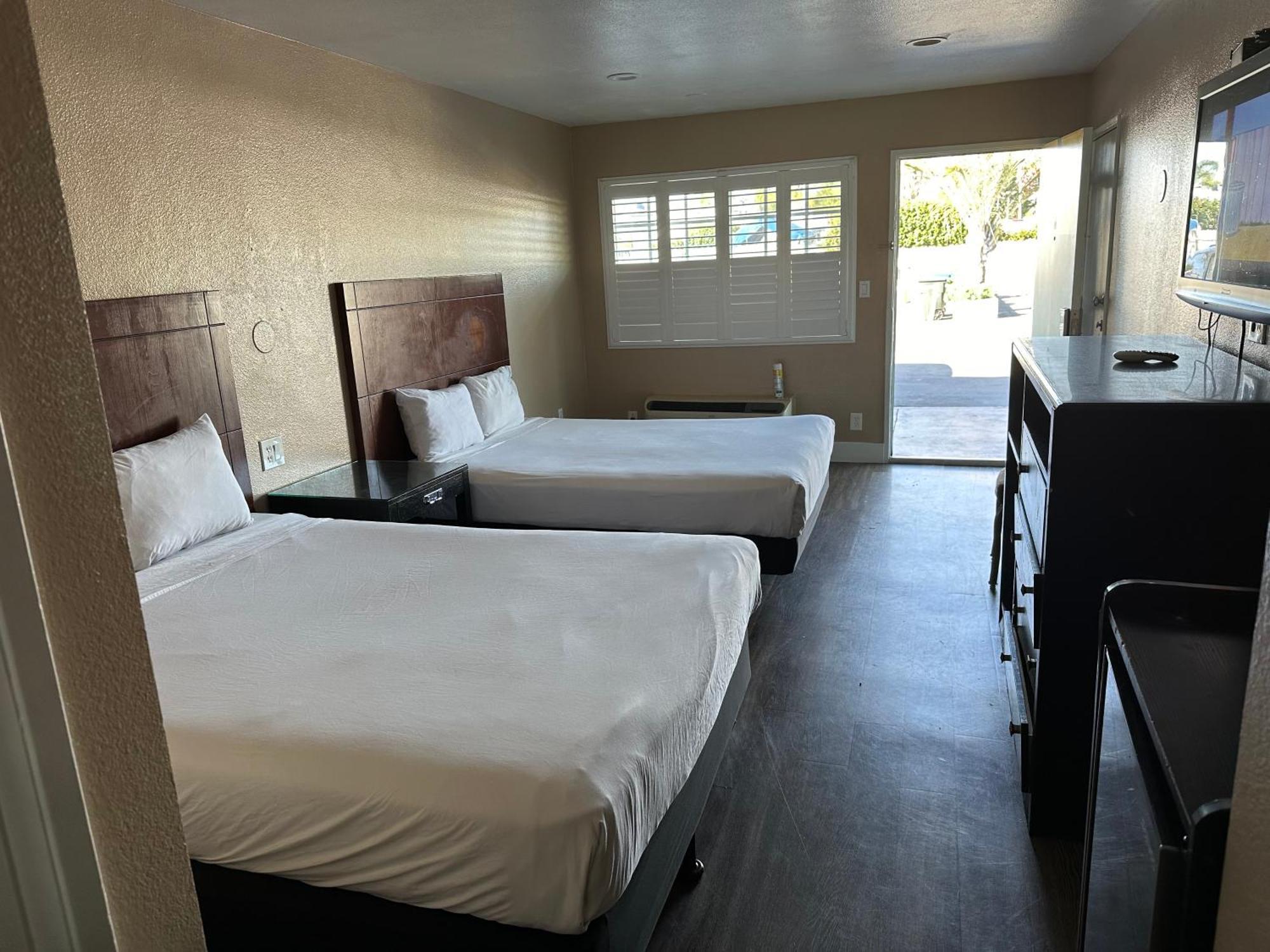 Отель The Dixie Orange County Стантон Экстерьер фото