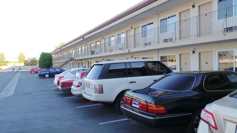 Отель The Dixie Orange County Стантон Экстерьер фото