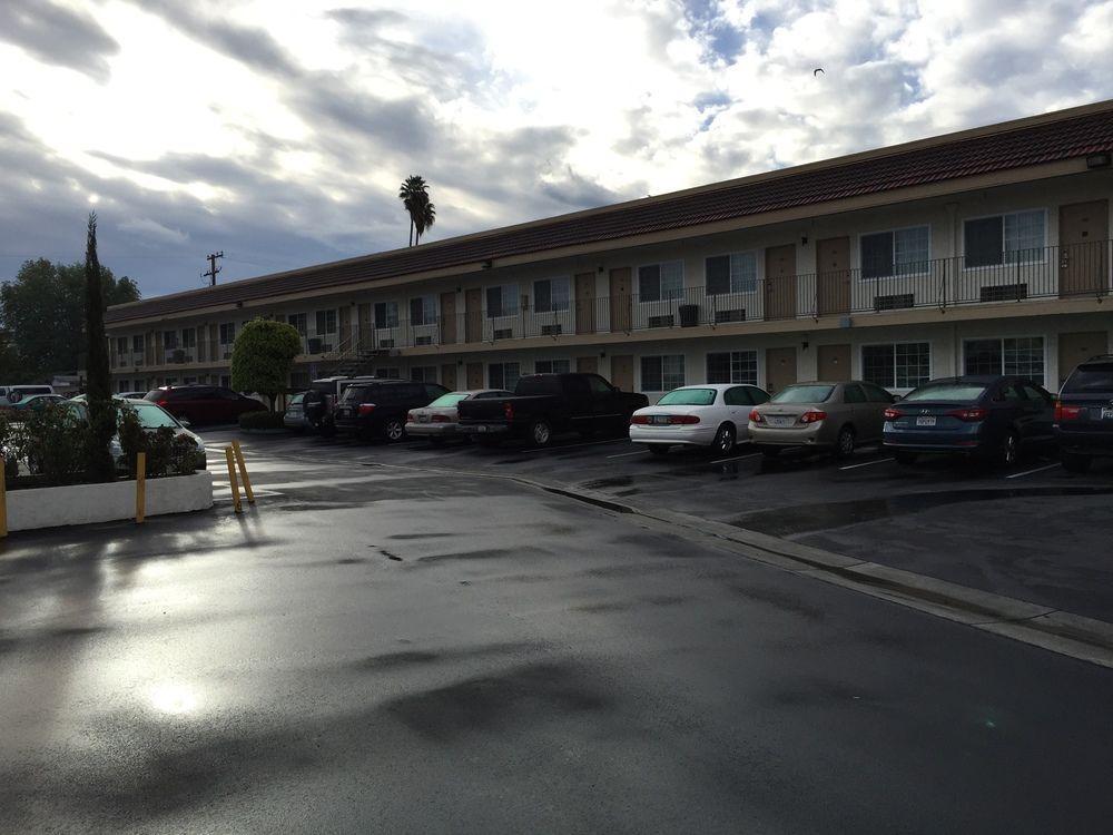 Отель The Dixie Orange County Стантон Экстерьер фото